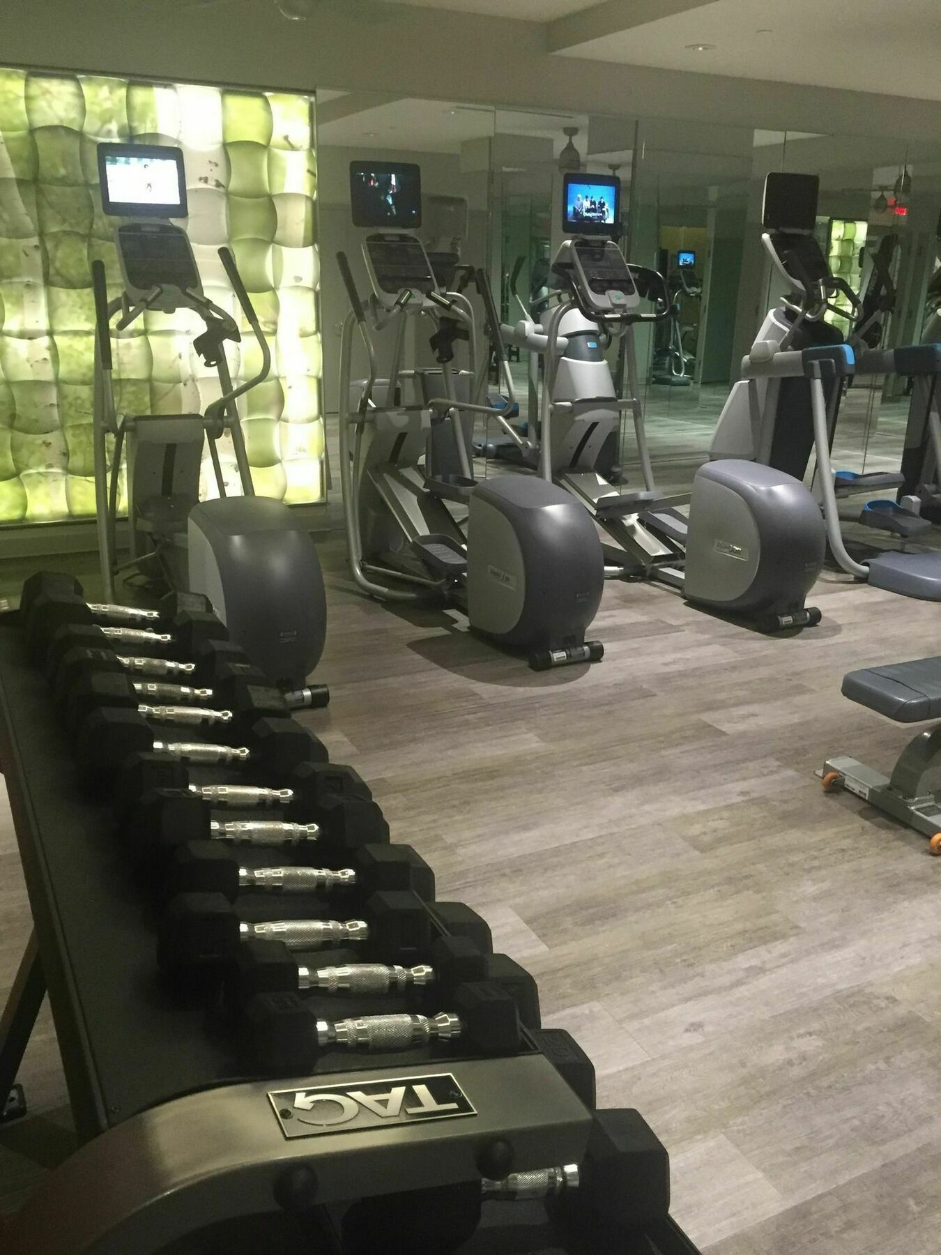 Executive Apartments At The Tellus Арлингтън Екстериор снимка